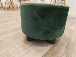 Taburete terciopelo verde bajo