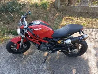 Ducati Monster 796 Roja