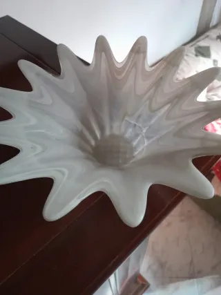 Centro tavola in vetro bianco e sfumature