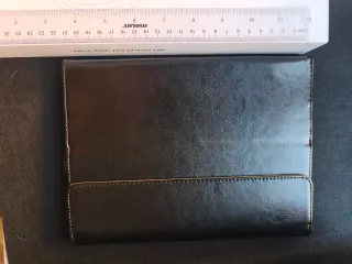 Funda tablet negra Dimensiones: 19 x 25cm