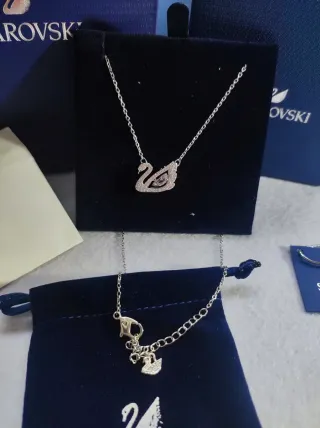 Collar Swarovski Cisne color Plata