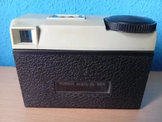 2 Fotocamere Kodak Instamatic 25 e prima Polaroid