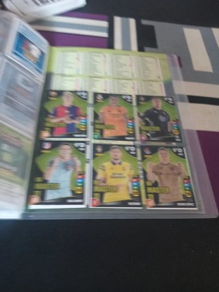 500 cromos Adrenalyn 2024-25 sin repetir