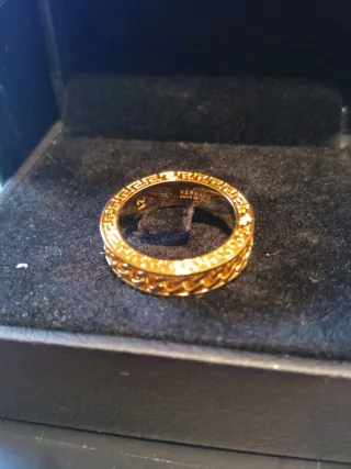Anillo Versace Dorado Bisutería