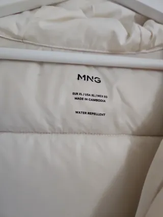 Cazadora Mango impermeable blanca