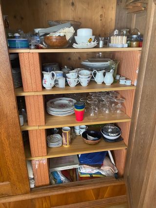 Appendiabiti in legno e metallo antico