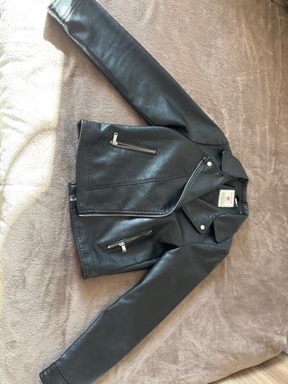 Chaqueta cuero negra
