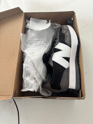 Zapatillas New Balance 327 Gris/Negro Talla 40.5