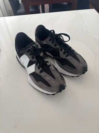 Zapatillas New Balance 327 Gris/Negro Talla 40.5