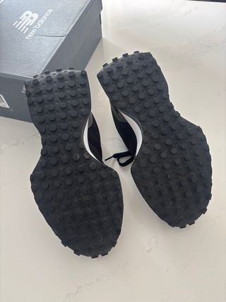 Zapatillas New Balance 327 Gris/Negro Talla 40.5