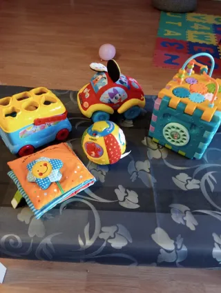 Lote Juguetes Bebé: Coche, Cubo, Libro y Más