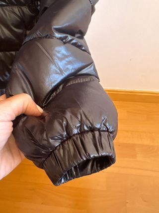 Plumas Moncler Negro con Capucha y Pelo