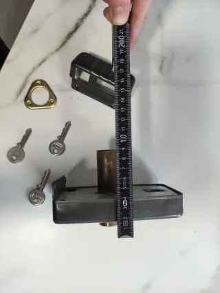 Cerradura ISEO sobreponer + 3 llaves