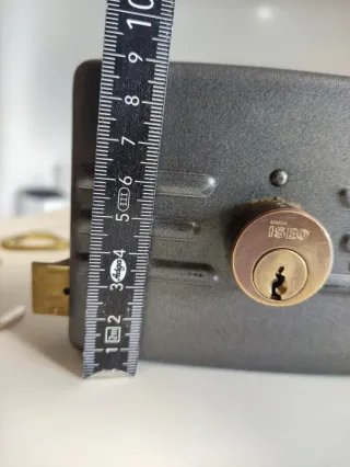 Cerradura ISEO sobreponer + 3 llaves