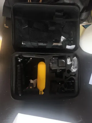 Mini cámara Victure 4K Wi-Fi con todos sus complem