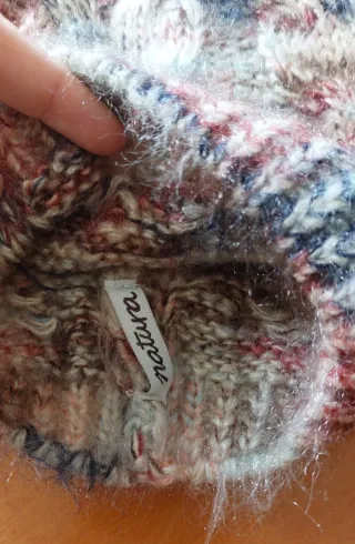 Gorro de punto con pompón