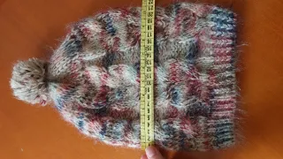 Gorro de punto con pompón