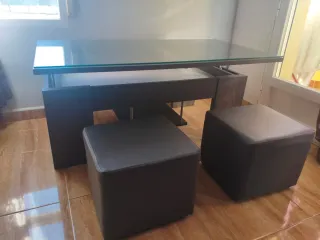 Tavolo da centro in vetro e 2 pouf