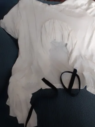 Camiseta blanca estampada con espalda al aire