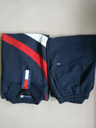 Conjunto Tommy Hilfiger Polo y Pantalón Corto