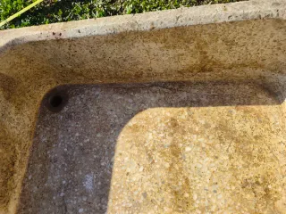 Fregadero de piedra rústico