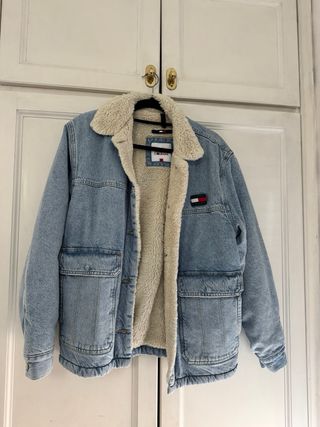 Chaqueta vaquera Tommy Jeans borrego