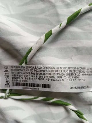 Top Bershka estampado cebra verde y blanco