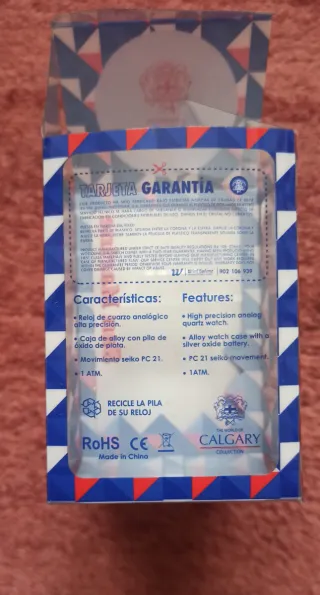 Reloj de pulsera azul y blanco