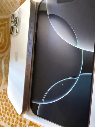 iPhone 16 pro Blanco