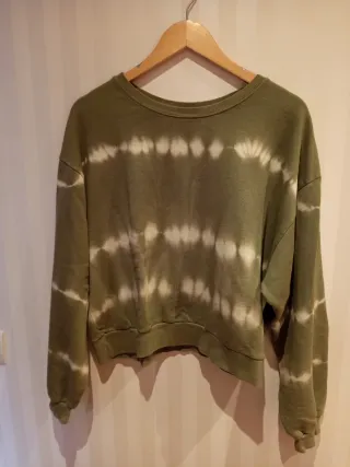 Sudadera verde y blanca tie-dye