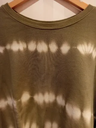 Sudadera verde y blanca tie-dye