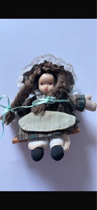 Muñeca antigua de porcelana vintage