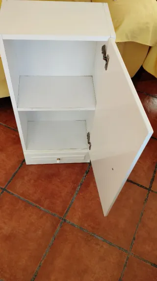 Armario de baño blanco