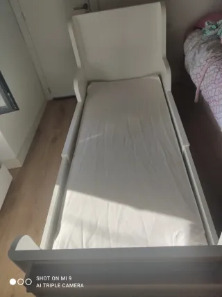 Cama infantil extensible IKEA BUSUNGE rosa