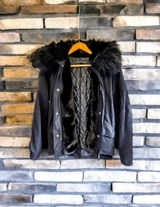 Anorak Zara Mujer con Capucha de Pelo