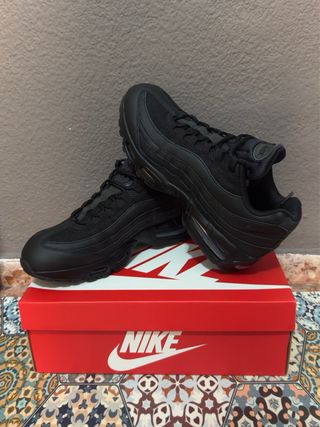 Nike Air Max 95 Negras