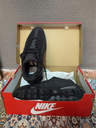 Nike Air Max 95 Negras