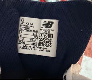 Zapatillas New Balance Plata y Blanco