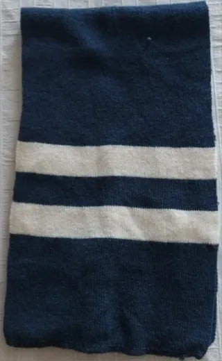 Bufanda infantil azul y blanca