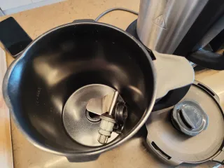 Robot Cecotec Mambo 9090