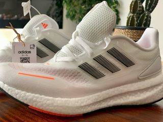 Zapatillas unisex Adidas Ultraboost Blancas.