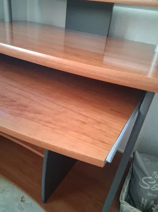 Mesa escritorio con ruedas