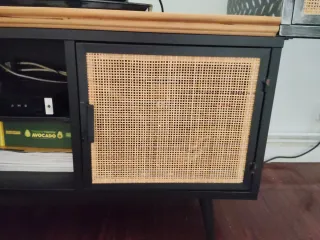 Mueble de salón madera, metal y mimbre