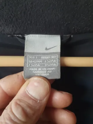 Chaqueta deportiva Nike negra