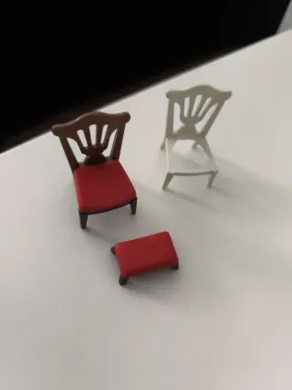 Lote 6 sillas y 1 taburete casa muñecas