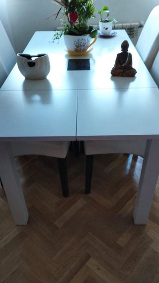 Mesa de comedor extensible blanca