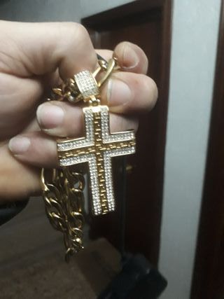 Cadena Figaro con Crucifijo Chapado Oro