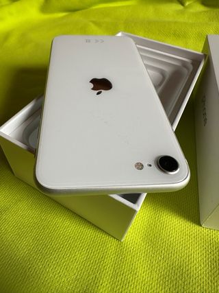 iPhone SE 2da Gen 64GB Negro