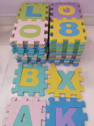 Alfombra Puzzle Letras y Números Goma EVA