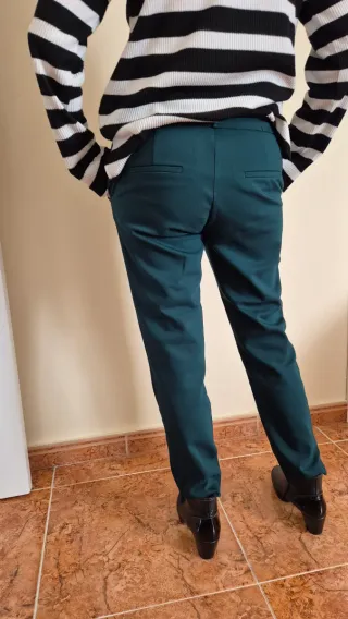 Pantalones chinos Stradivarius verdes
